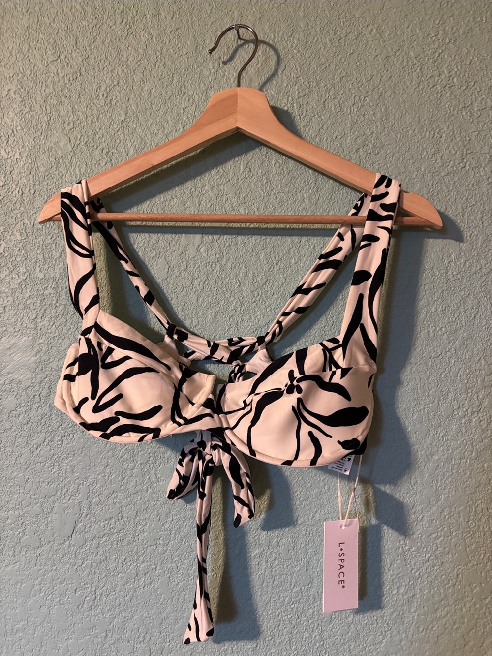 l*space Black and White Print Tie-Back Mako Bikini Bralette Top Size D- NWT Good